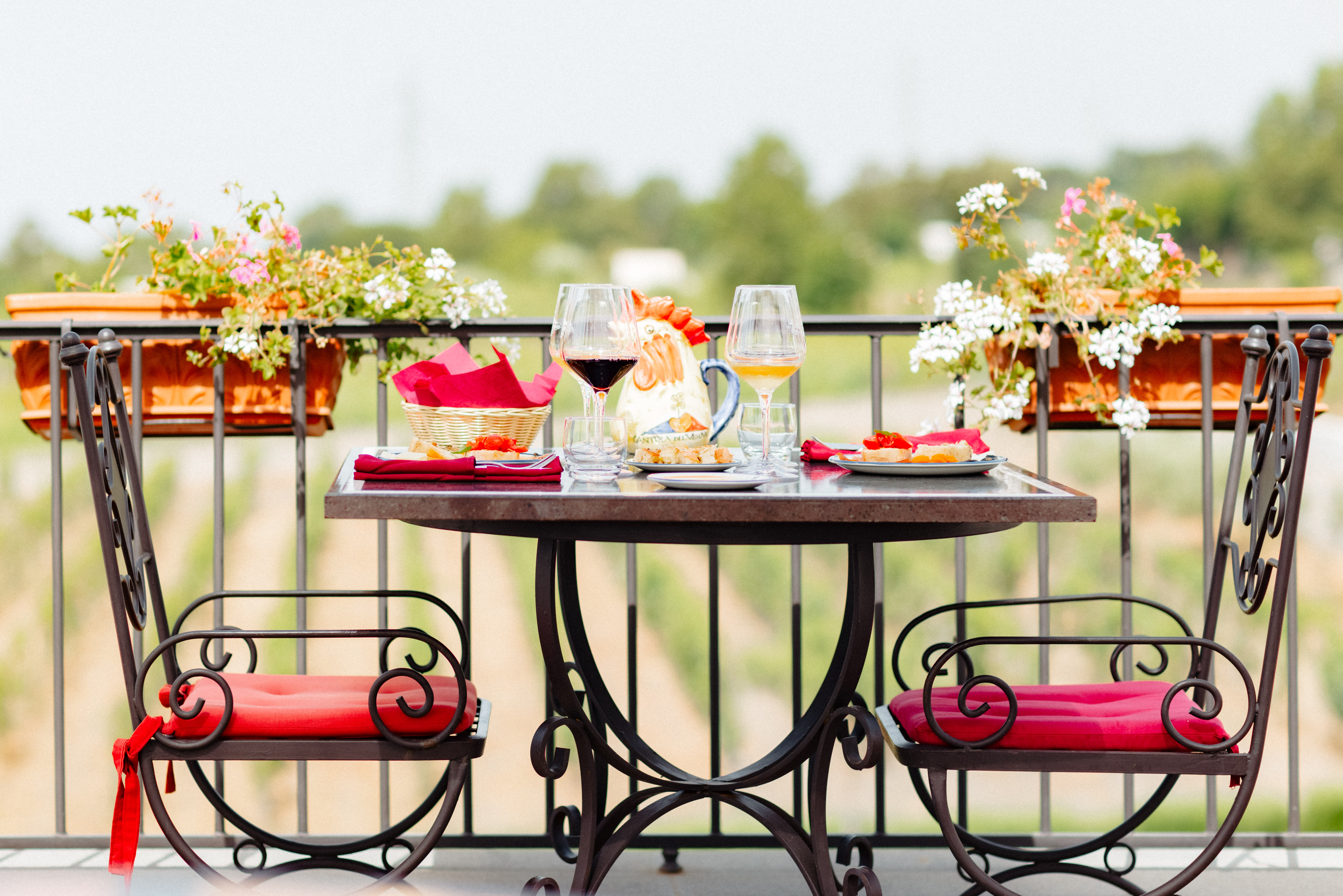 tavolo per degustazione vini